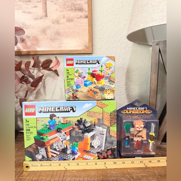 Minecraft Bundle  21116 , 21164 , & PAKE all 3 available now!